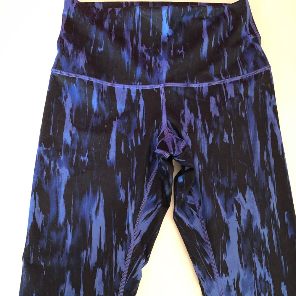 High waisted lululemon leggings.